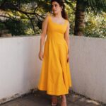 Sanya Malhotra Instagram - 💛🌻💛🌝 👗 @spacemuffin27 💄 @natasha_mathias_ 📸 @natasha_mathias_