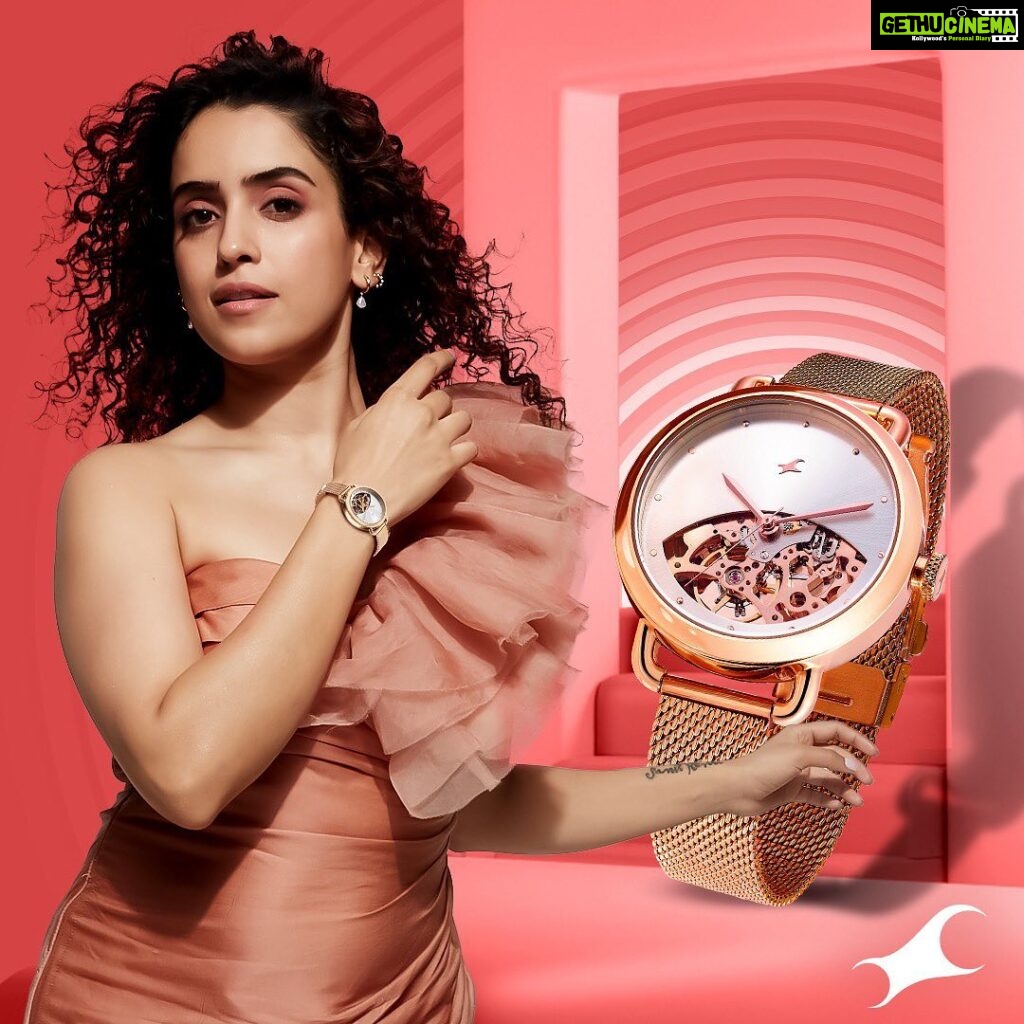 Sanya Malhotra Instagram - Whatta Classick move @fastrackworld! My weekend just got more exciting with the launch of Fastrack Automatics. ✨💥 #FastrackAutomatics #Classick!