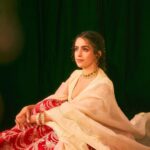 Sanya Malhotra Instagram - 🌹 kya kya na jafayen dil pe sahin, par tum se koi shikwa na kiya