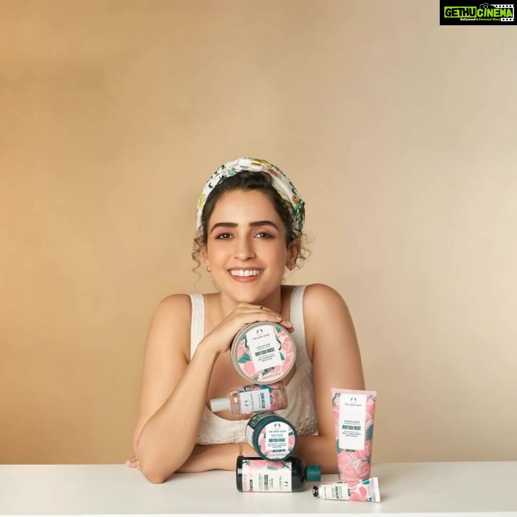 Sanya Malhotra Instagram - Summer floral goodness and my personal favourite is in spotlight @thedbodyshopindia. Check out the British Rose bath and body range infused with rose petal extract from handpicked British roses. It is seriously floral, indulgent, vegan and packed with natural origin ingredients .. what’s not to love? Pick your favourite from the British Rose bath & body range today. Shop at @thebodyshopindia store near you or online at www.thebodyshop.in #TheBodyShopIndia #TBSIndia #ChangemakingBeauty #VeganBeauty #TBSBritishRose #ad