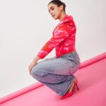 Sanya Malhotra Instagram - 💞💓🌸💝🌷🎀👛💗💖 Padmasan Vajrasana Shavasana Iykyk 🧘🏽‍♀️ 📸 @mohitvaru 💄 @natasha_mathias_ 👗 @spacemuffin27