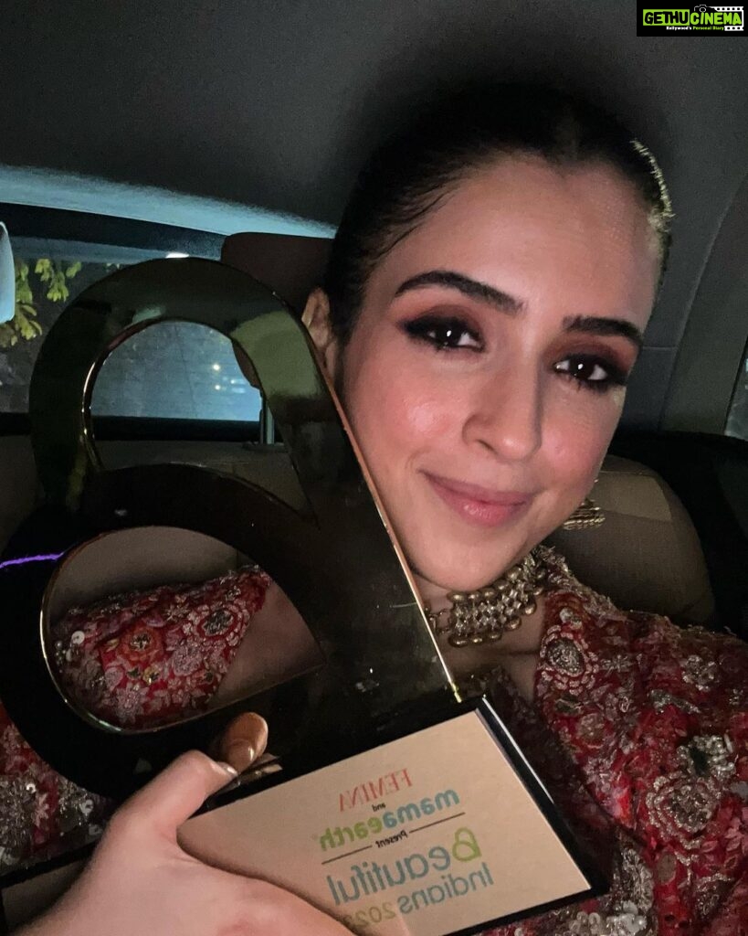 Sanya Malhotra Instagram - Thank you @feminaindia for honoring me with the Promising Performer of the Year award last night. I’m so grateful and blessed to be part of films like Kathal. This film is straight out of our hearts 💓. I’m nothing without the support of my fans and well-wishers who have been showering me with a lot of love for all my films and my characters. And the award is like the icing on the cake!! Dil se Shukriya 🥰🙏🏽