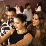 Sanya Malhotra Instagram – Last night was filled with laughter and smiles post the cast and crew screening of our film Kathal. 
Now our very special film will be yours in just a day 🥰💖 

Directed by @yashowardhanm 
Produced by @shobha9168 @ektarkapoor  @guneetmonga @achinjain20
Written by @ashokmishraa40 @yashowardhanm 

@anantvjoshi @vijayraazofficial @rajpalofficial @imsarafneha @govindpandey07 @guchahurpal @buntyshash  raghubir_y 

Creative Producer: @ruchikaakapoor 
DOP: @harshviro 
Editor: @prernasaigal 
Music: @ramsampathofficial 
Costume Design: @eshtylist 
Casting: @ghantaghartalkies @castingbay 
Associate Producer: @mann012 
Sound Design: @anthoruban 
Re Recording Mixer: @boloydoloi Rahul 
Production Design: @pronitapal @naiditasingh 
Makeup Design: @yazminrodgerz 
Action Director: @khatib2279 
Colourist: @sidmeer @bridgepostworks 

@unfathomable_11 amit.asaxena @wake_up_hittu @ketannmehta @raunaqbajaj @mishraapoorv @ritviqj @mihika_munjal @sambhav6084 @miss_ap_says @i.am.arjunsetia @kritarthsethi @priyanka_kaur_gill @gaurav.utreja  @priyagini @sakshi.saxena2 @kushal_17 @tarang_gaike @yogeshmeghwal_ @Gagandeep1178 @Nirali.n @Iqbalansari3185 @cine_wrap @shrutikarokade @shreyabisen @natasha_mathias_ @sanayadotiwala @anjarlekargeetesh @rimac_the_mua @umasejwal
@sejwal_tarun @harishisolanki52 @constrooe_art @sandeepkumarp6313 @kanupriya9 @kaukokaipuu.jouska @syed_syhaan_qyrashi @maniarjjun @nil_patil_1906 @niveeee @mourya_ashok007 @samrat.saha11 @noise.reaction_lakra @keshavwaghe @gulkand @prasaadkadam @kadakpaav @truebluedesignco 

@sikhya @balajimotionpictures @netflix_in #Kathal #KathalOnNetflix #SanyaMalhotra #SikhyaEntertainment #BalajiMotionPictures
#Netflix #NetflixOriginal 

📸 @sohail_joshi