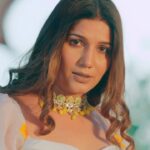 Sapna Choudhary Instagram - Rohb Tera Haryanvi Se 😍 #Bts ( #Making of #Suthri ) ❤️ Finally! Official Video #Suthri is Out Now. Go & Watch now only on @speedharyanviofficial Official YouTube Channel ❤️ #LinkInBio Start Making Reels on Suthri & Tag us to get featured 😍 Speed Records Haryanvi Presents Song - Suthri Singer - @thefatehsandhu Featuring - @tigerlehri Starring - @itssapnachoudhary & @vivek_raghavofficial Music - Sunil Balhara Director - @Directorlucky1 Video By - rpaarfilms DOP - Sunny Cam Choreographer - Avinas Mishra Edit/Colorist - Mayank Thapar Design - @sahilding_art.films Label - @speedharyanviofficial @speedrecords @chaupalharyanvii @speeddigitall #speedrecords #chaupal #speedrecordsharyanvi #newharyanvisong #newharyanvisongs #newharyanvi #latestharyanvisong #haryanvisong #haryanvisongs #sapnachoudhary #sapnachaudhary #itssapnachoudhary #reelsinstagram #instareelsindia #instagramreelsindia #trendingreelsvideo #reeltrends #reeltoreel #haryanvireel #haryanvireels #haryanvireels😘❤️ Haryana