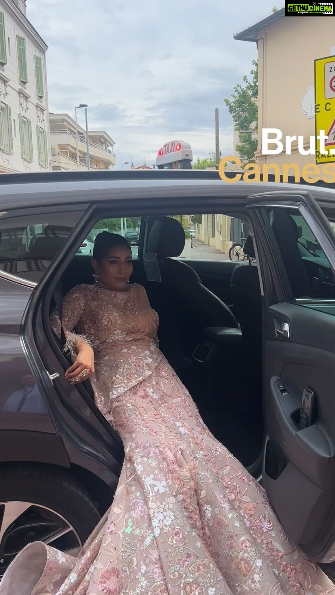 Sapna Choudhary Instagram - Haryana की शान @itssapnachoudhary ने किया Cannes रेड कार्पेट पर डेब्यू.