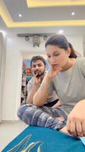 Sapna Choudhary Instagram - शादी से जुड़े महत्वपूर्ण ज्ञान 😜

#sapnachoudhary #sapna #sapnachaudhary #sapnaharyanvi #sapnachaudharyharyanvi #desiqueen #haryanviqueen #comedy #reelsinstagram #reels #instagood #positivity #positivevibes #thankgodforeverything