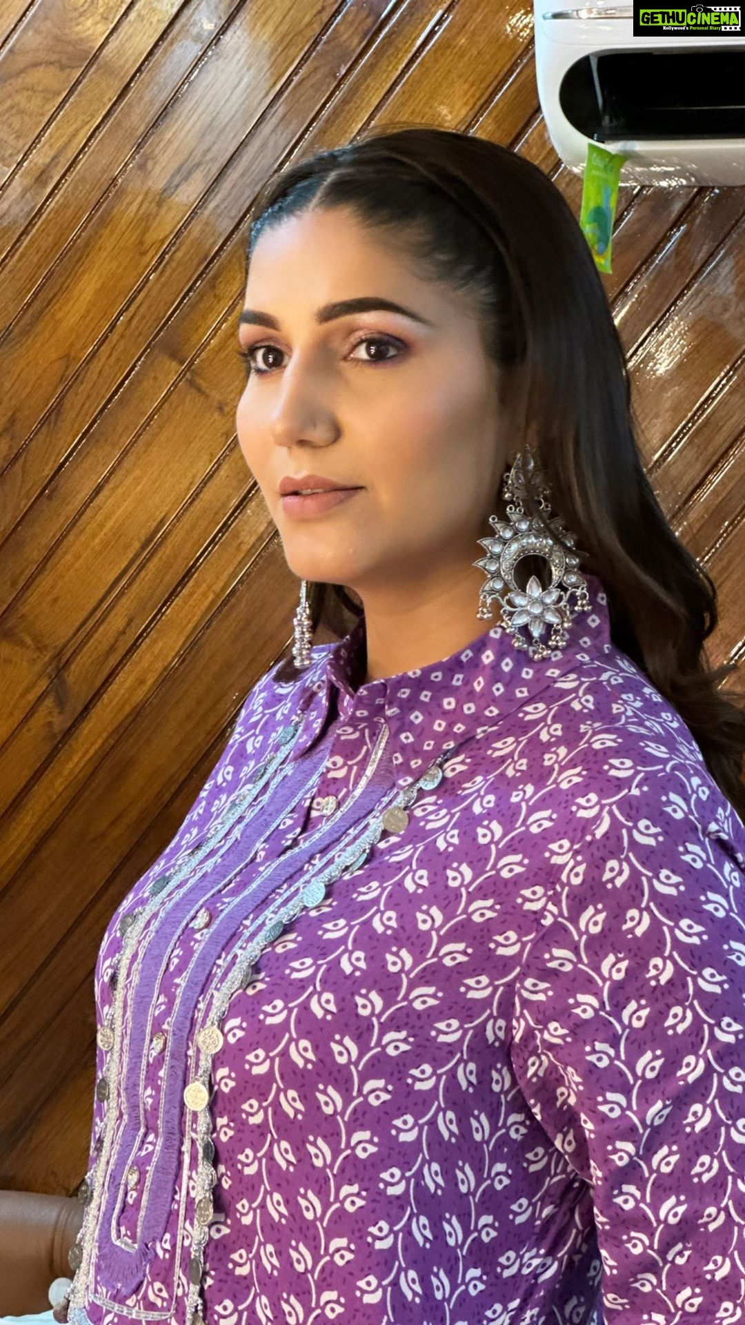 Sapna Choudhary Instagram - Shakki Balma out now....... Wearing @seema_libaascollection Seema_ @tseriesofficialharyanvi #newsong #outnow #sakkibalma #tseries #newsong #tranding #haryanvisong #instareels #instagram #official #desigirl #desiqueen #sapnachoudhary #thankew #thankgodforeverything