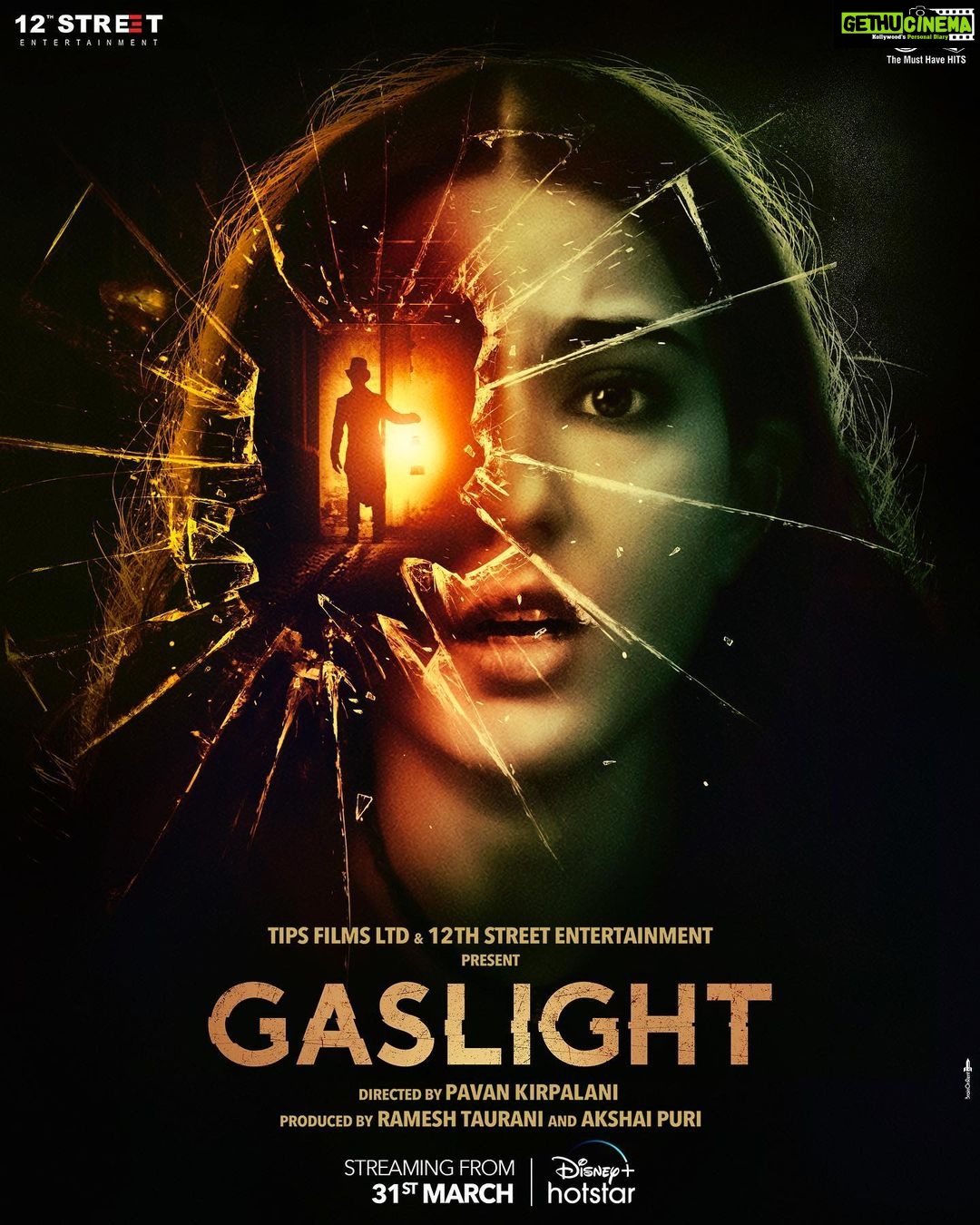 Sara Ali Khan Instagram - Mera naam hai Meesha Shaq ki nigaahon se dekhun har disha Cheena mujhse mera koi bohot khaas Khooni hai chhipa mere aas paas Jald hi khulenge saare raaz Aur tab tak nahi aaungi mein baaz #Gaslight streaming on 31st March. #GaslightOnHotstar @saraalikhan95 @vikrantmassey @chitrangda @rameshtaurani @akshaipuri @pavankirpalani @jaya.taurani @rahuldevofficial @akshay0beroi @ragul_dharuman @tipsfilmsofficial @12thstreetentertainment_film @castingchhabra