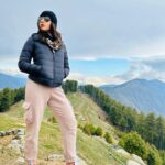 Sara Ali Khan Instagram - Me aur Mera Mann in Manali 🏔️💜☮️💟 Bijli Mahadev Temple