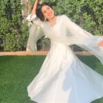 Sara Ali Khan Instagram - Mood after seeing the love #ZaraHatkeZaraBachke is getting 🤍🤍🤍🕊️🕊️🕊️ India