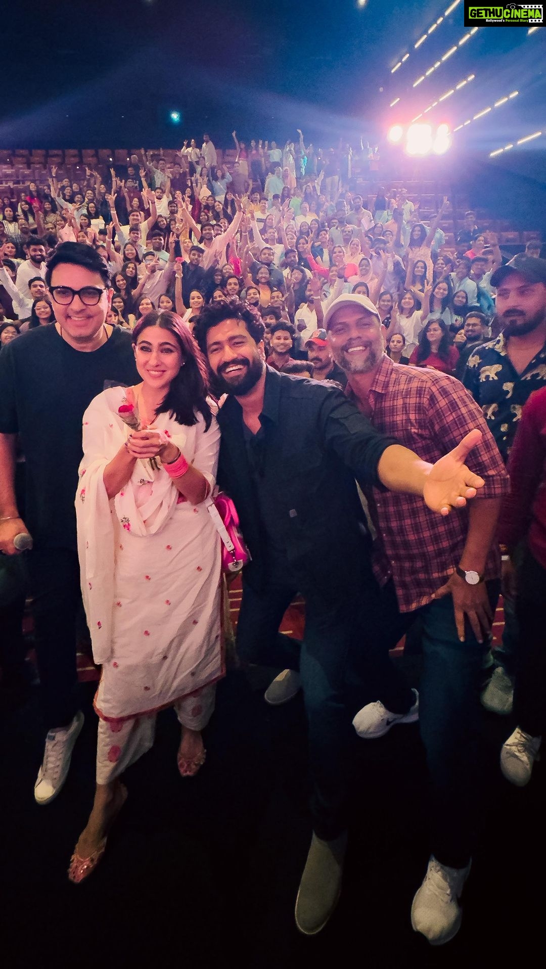 Sara Ali Khan Instagram - Special screening ❤️ special people ❤️ special city!!! Indore ko diya humne ek khaas तोहफ़ा, by holding a surprise #ZaraHatkeZaraBachke screening for our lovely fans! Thank You so much for showering us with so much love. Ab hai aap sabki baari… our Film releases in theatres TOMORROW!!! Please go, watch #ZHZB sah-parivaar kyunki aapka pyaar hai toh humein… Phir Aur Kya Chahiye!!! ❤️❤️❤️ Book your tickets now! In theatres tomorrow. @saraalikhan95 @therakeshbedi @anubhafatehpuria @neeraajysood @kanupriyashankarpandit @susmita_mukherjeeofficial @mrfilmistaani @akash.khurana @himanshu.players50 @srishtigangulirindani @vivaan_shah_786 @Inaamulhaq_official @laxman.utekar #DineshVijan #JyotiDeshpande @maitreybajpai @nazakat.husn @sharadakarki @pvijan @maddockfilms @officialjiostudios @sachinjigar @soulfulsachin @jigarsaraiya @arijitsingh @amitabhbhattacharyaofficial @saregama_official