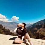 Sara Ali Khan Instagram - Me aur Mera Mann in Manali 🏔️💜☮️💟 Bijli Mahadev Temple