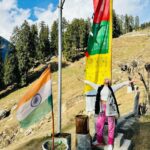 Sara Ali Khan Instagram - Me aur Mera Mann in Manali 🏔️💜☮️💟 Bijli Mahadev Temple