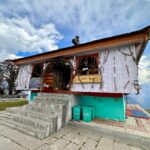 Sara Ali Khan Instagram - Me aur Mera Mann in Manali 🏔️💜☮️💟 Bijli Mahadev Temple
