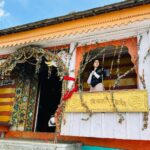 Sara Ali Khan Instagram - Me aur Mera Mann in Manali 🏔️💜☮️💟 Bijli Mahadev Temple