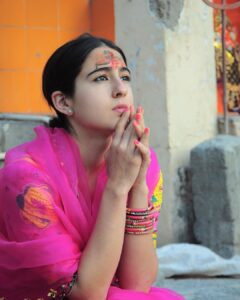 Sara Ali Khan Instagram - Jai Mahakal 🙏🏻💞💓