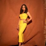 Sara Ali Khan Instagram - Girl Power 💥💛💜 @chitrangda 📸: @tejasnerurkarr 💄: @vardannayak 💇‍♀️: @the.mad.hair.scientist 👗: @lakshmilehr @davidkomalondon