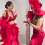Sara Ali Khan Instagram - Red Hot Chilly 🌶️ Jab Somya Rakhi ji se Mili 💃