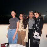 Sara Ali Khan Instagram - Black and White 🤍🖤 Dono right ☑️ . .. … 📸 @anish_grid Thanks @qatarairways @rafflesdoha @visitqatar @decc @salamalshawa and H.E. Mr. Akbar Al Baker