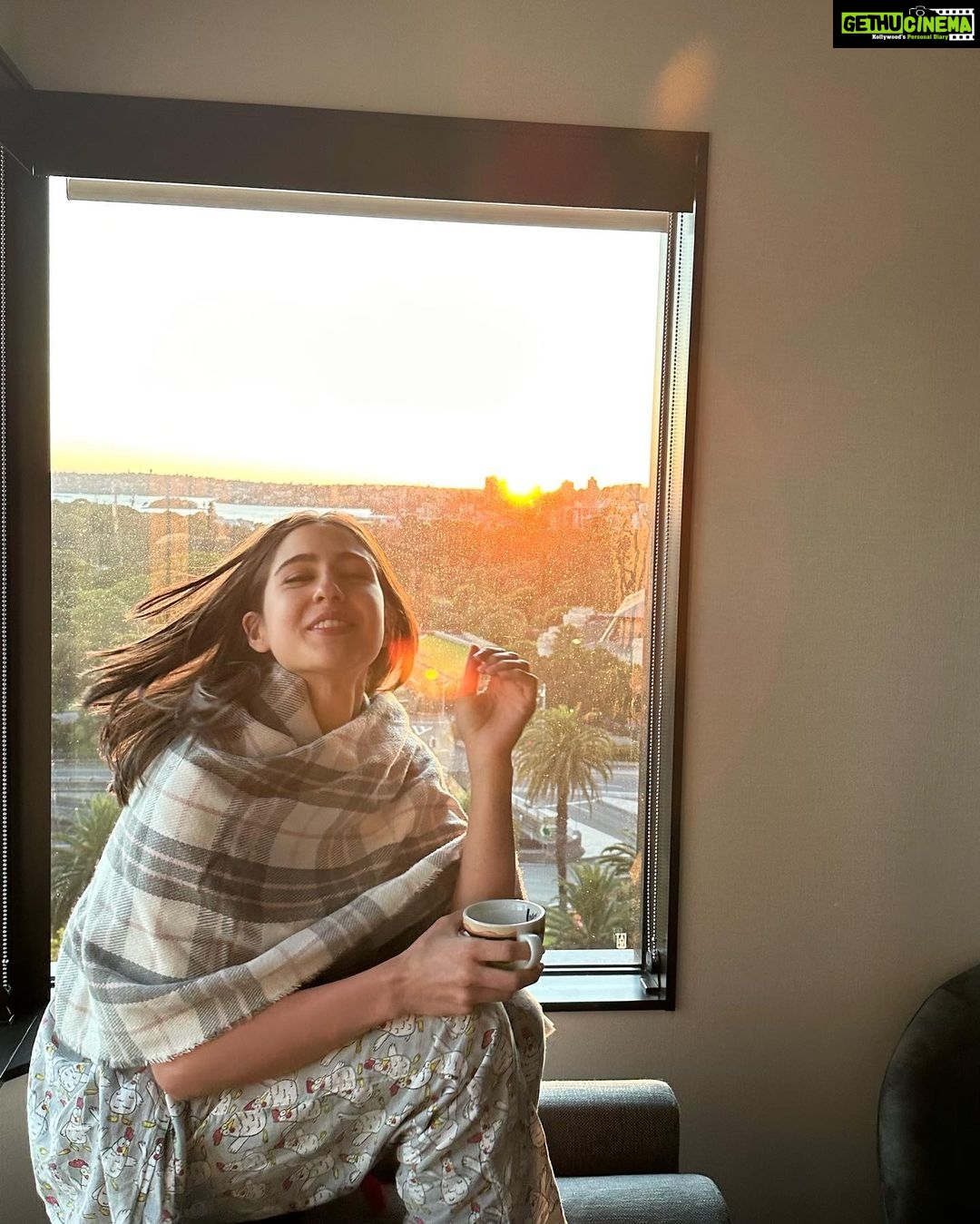 Sara Ali Khan Instagram - Golden Sunrise & Strong Coffee ☀️☕️ Best moments sweeter than toffee 🍬