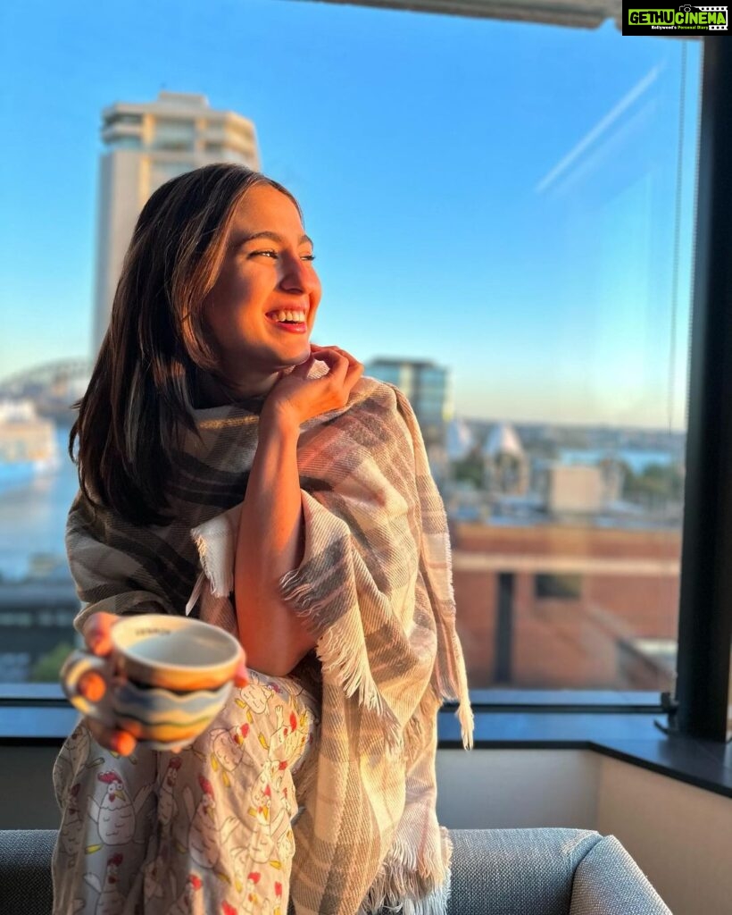 Sara Ali Khan Instagram - Golden Sunrise & Strong Coffee ☀️☕️ Best moments sweeter than toffee 🍬