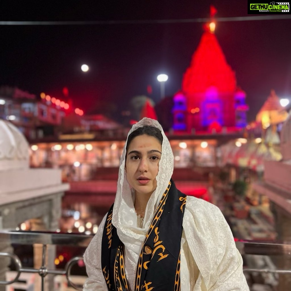 Sara Ali Khan Instagram - Jai Bholenath 🕉️🙏🏻🔱❤️ #mahashivratri #harharmahadev
