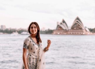 Sara Ali Khan Instagram - The horizon changes but the sun doesn’t ☀️💗 #constant #forever #peace