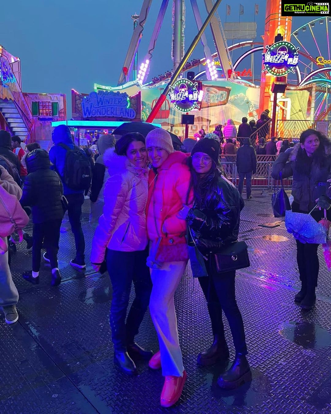 Sara Ali Khan Instagram - As Merry as a Cherry ππ In Wonderland finding our fairy π§πΌββοΈ JK sheβs gone to Waitrose ππ©βπ§βπ¦ Winter Wonderland