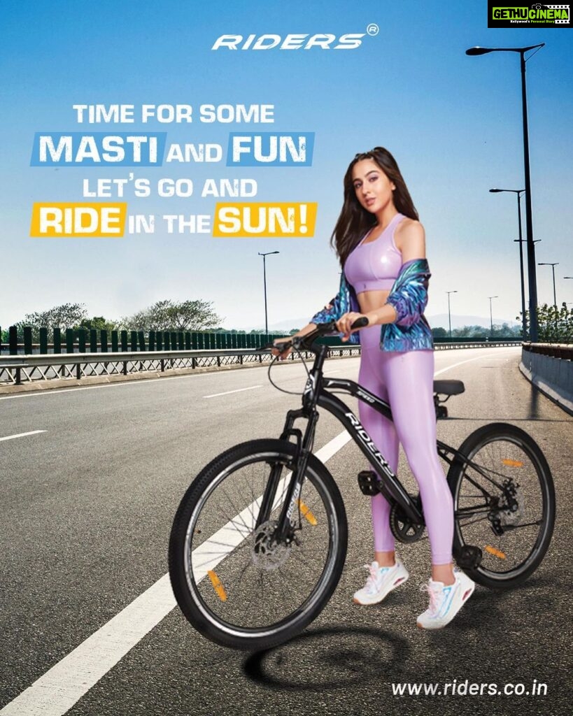 Sara Ali Khan Instagram - Garmi ke dinon mein, let's go for a ride 🚲 Khushi se bhar jaaye dil, with Riders by your side ❤️ Humare bikes hai itne fine So grab yours, starting at INR 3,999! There's cycles for any and everyone!✨ Toh shuru karein fun?👀 #Riders #RidersCycle #Partnership