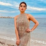 Sara Ali Khan Instagram - Sorry for the spam💁🏻‍♀️🫣 Feeling too Glam 💫🪄🌟 Seeing this clear water- sara nearly swam 🤔 But then decided against it- only for my gram fam 📸 @vanityfair @redseafilm 📸: @arbaazb 💄: @tanvichemburkar 💇‍♀️: @the.mad.hair.scientist 👗: @rachelgilbertau @chandnimodha_ @cjmpublicity @thestellarentertainmentco