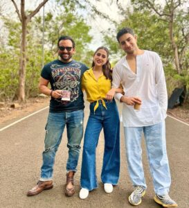 Sara Ali Khan Instagram - It’s in the jeans 👖🧬💙🧿