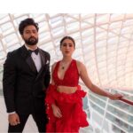 Sara Ali Khan Instagram - Somya Aur Kapil ki date night ❤️🌹 When is yours? In theatres on the 2nd of June! #ZaraHatkeZaraBachke