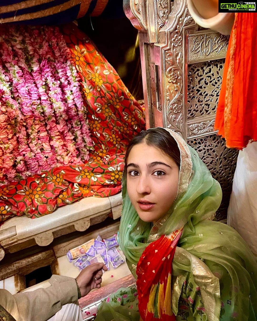 Sara Ali Khan Instagram - Gratitude 🤲🤲🤲 Ajmer Sharif Khwaja Gharib Nawaz