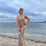 Sara Ali Khan Instagram - Sorry for the spam💁🏻‍♀️🫣 Feeling too Glam 💫🪄🌟 Seeing this clear water- sara nearly swam 🤔 But then decided against it- only for my gram fam 📸 @vanityfair @redseafilm 📸: @arbaazb 💄: @tanvichemburkar 💇‍♀️: @the.mad.hair.scientist 👗: @rachelgilbertau @chandnimodha_ @cjmpublicity @thestellarentertainmentco