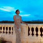 Sara Ali Khan Instagram - Sorry for the spam💁🏻‍♀️🫣 Feeling too Glam 💫🪄🌟 Seeing this clear water- sara nearly swam 🤔 But then decided against it- only for my gram fam 📸 @vanityfair @redseafilm 📸: @arbaazb 💄: @tanvichemburkar 💇‍♀️: @the.mad.hair.scientist 👗: @rachelgilbertau @chandnimodha_ @cjmpublicity @thestellarentertainmentco