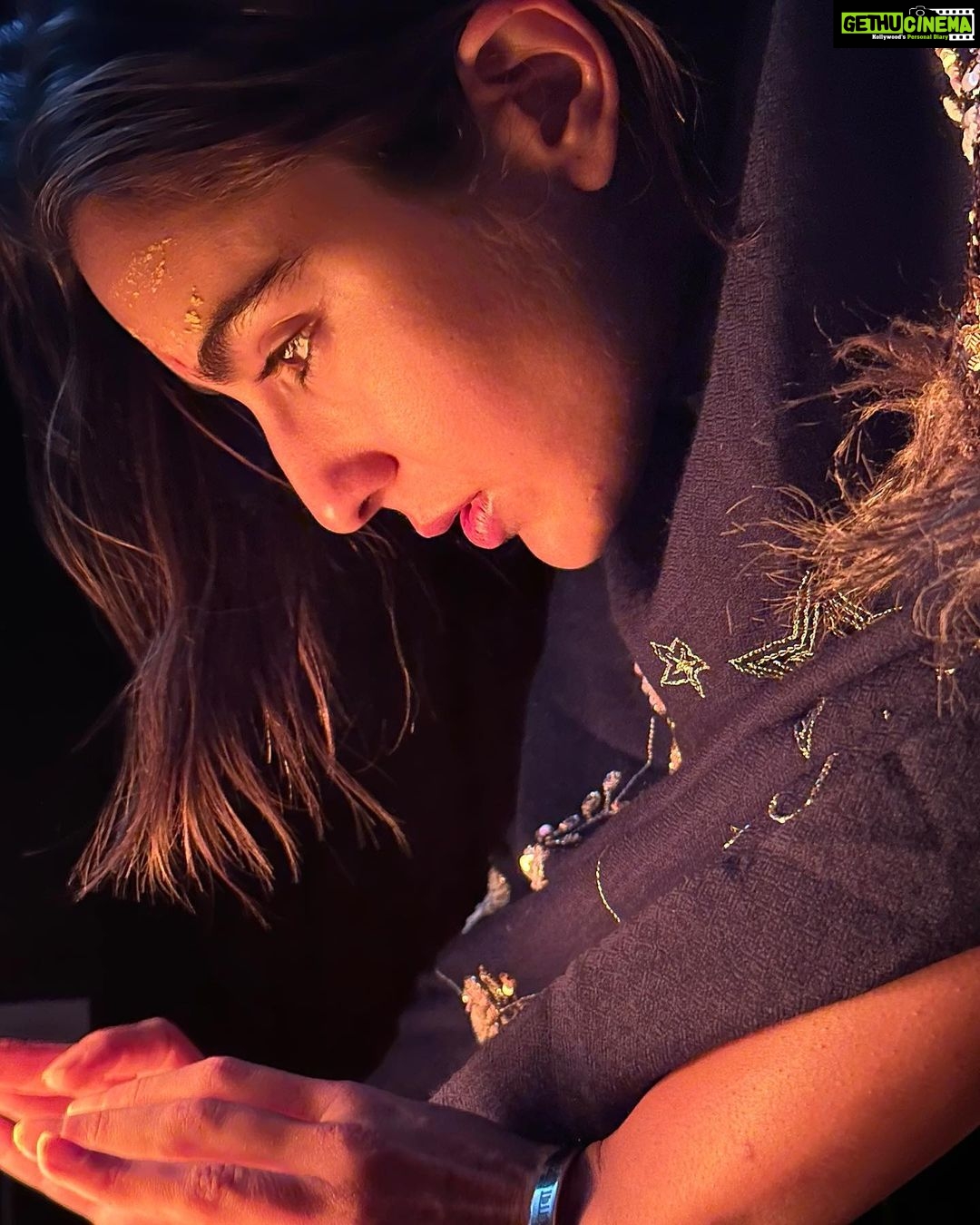 Sara Ali Khan Instagram - Happy Monday 🔥🙏🏻🏔️