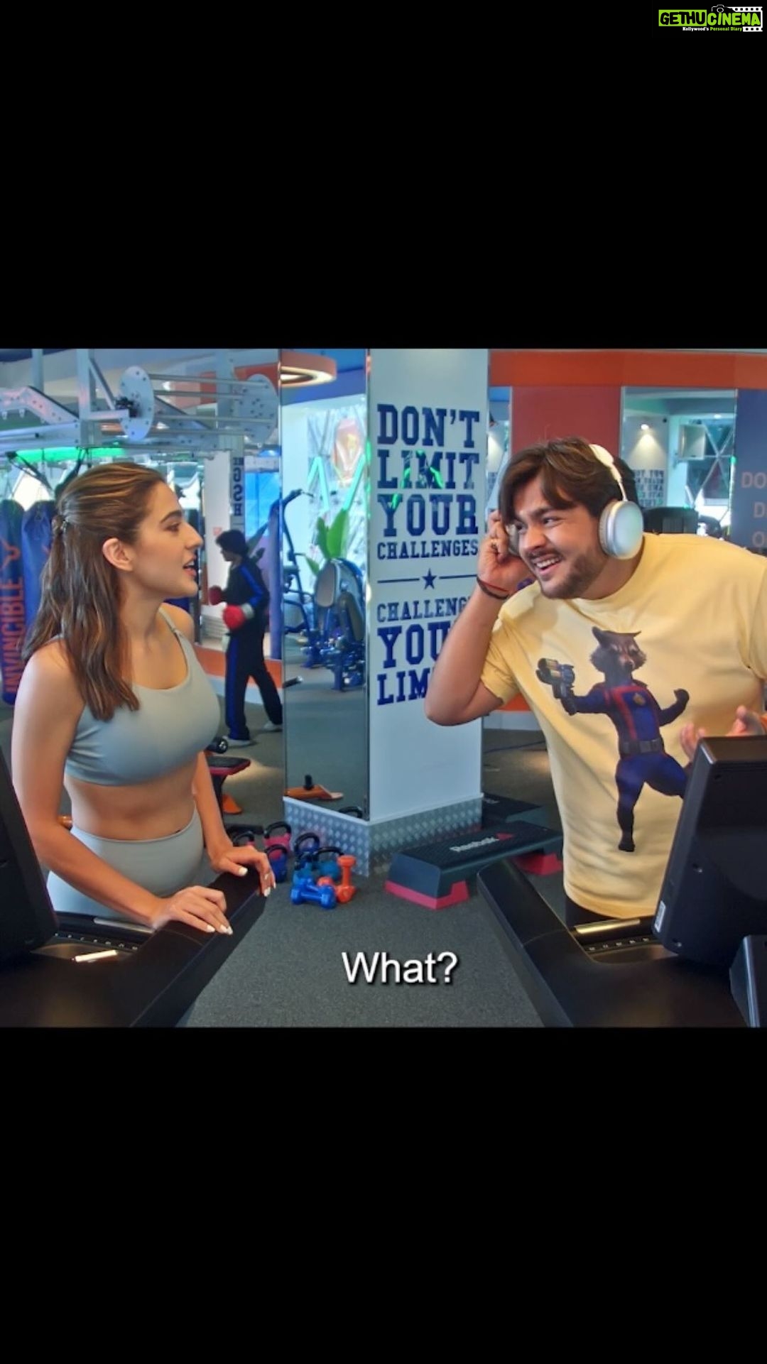 Sara Ali Khan Instagram - Rocket ka sabse bada fan jo bhi ho, Guardians of The Galaxy ke fan toh hum sab hai na ๐ Itโs #OneLastRide guys, book your tickets now! See you all in cinemas on May 5 Batao @marvel_india waalo aise log dokha dete hai