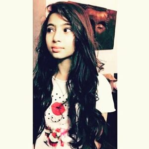 Sara Arjun Instagram - Old is Gold ☺️💞

.

#goodmorning 
#mumbai 
Happiness 🤗💫

.

.

.

#dream #love #happy #girlidea #mumbai #maharashtra #dilhi #sara #fypシ #lovequotes #chennai #kerala