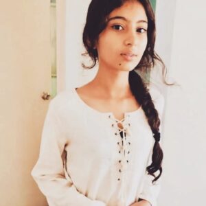 Sara Arjun Instagram - Old is gold ☺️💞

.

.

.Happiness 🤗💫

.

.

.

#dream #love #happy #girlidea #mumbai #maharashtra #dilhi #sara #fypシ #lovequotes #chennai #kerala #film #filmphotography #instagood #anu