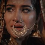 Sara Gurpal Instagram – DEATH OF DOWRY!

Folks often assure themselves that dowry is a part of their daughters happy married life. But shouldn’t the daughter be the actual treasure? 

Presenting a small piece of flick, to address the emotions and feelings behind it.
.
.
A very big shoutout to everyone, who have been a part of this and made it happen!

Starring: @saragurpals 
Concept/ Direction: @vikram_singha 
Makeup : @jaspreetkhoslamakeovers 
Outfit : @divaniindia 
Jewellery: @ajewelsbyanmol 

#dowryfreeindia #thevideowala #vikramsingha