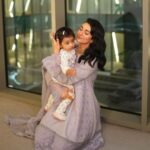 Sarah Khan Instagram - Before the event ♥️ My Alyana 🧸♥️ Thank you @bilalsaeedphotography for capturing these moments