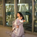 Sarah Khan Instagram - Before the event ♥️ My Alyana 🧸♥️ Thank you @bilalsaeedphotography for capturing these moments