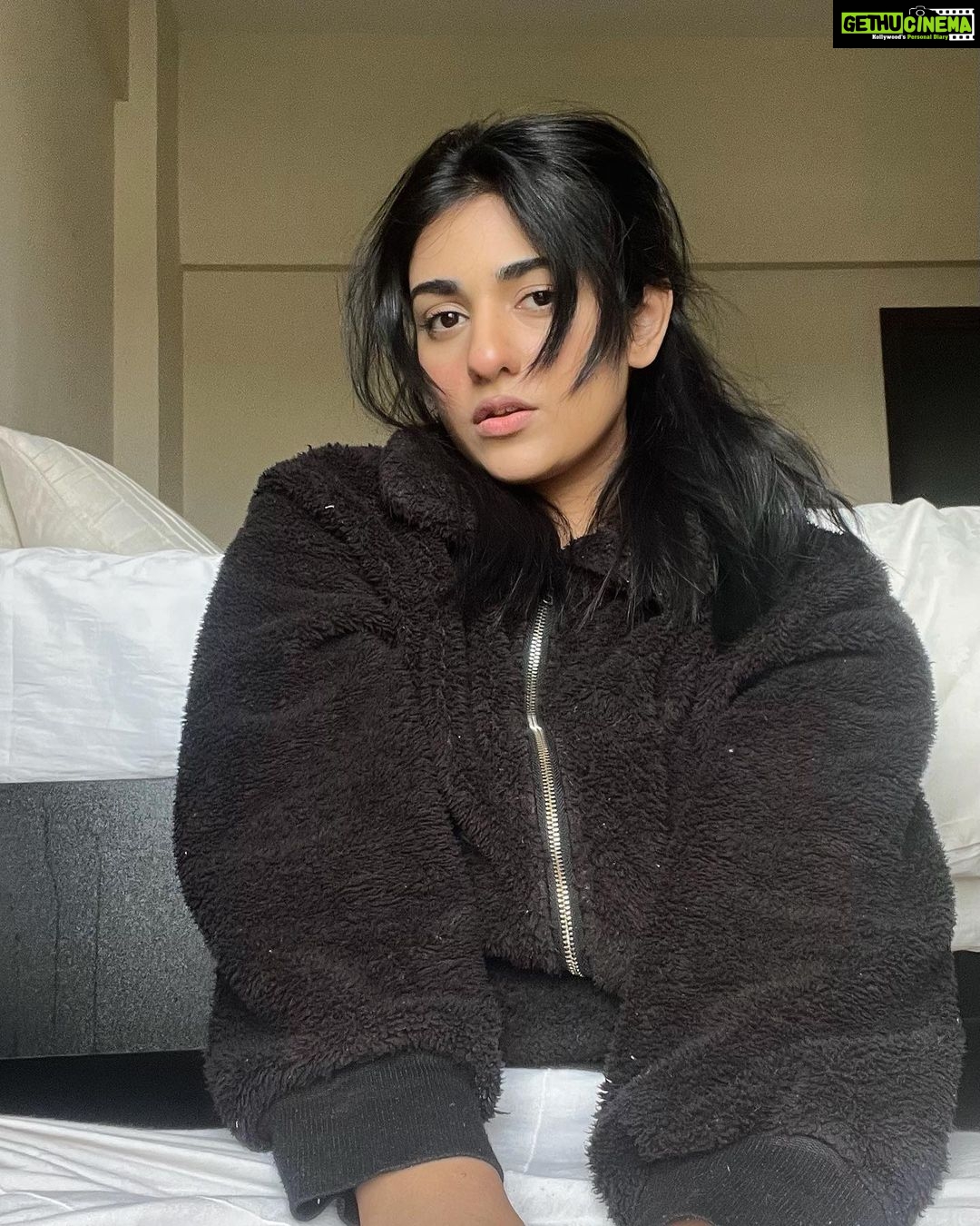 Sarah Khan Instagram - Swipe for your daily dose of cuteness
