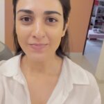 Sarah Khan Instagram - Due to my extremely busy schedule I follow a very simple skincare routine using my favourite Garnier Vitamin C Booster Serum. Aur sab achi baat yeh hai kay ais serum mein 3 ingredients skin ko bright karte hain, dull khatam kartay hain, aur 43% tak dark spots ko kam karte hain. Yeh toh meri skincare routine hai, ab aap loog mujhay comments mei bataein aapki kya skincare routine hai? #CTheChange #ApprovedByRealPeople #GarnierVitaminC #ApprovedByMe #VitaminCBoosterSerum @garnierpakistan