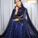 Sarah Khan Instagram - I'm totally in Love with my Stunning Eid Outfit by @impressionwears_ And Their Eid Festive Collection Is Now LIVE! Don't be late to get your hands of my Favourite Dresses before they sell out! ❤️ @impressionwears_ PR: @aneehafeez #impressionwears #sarahkhan #spotted #aneehafeez