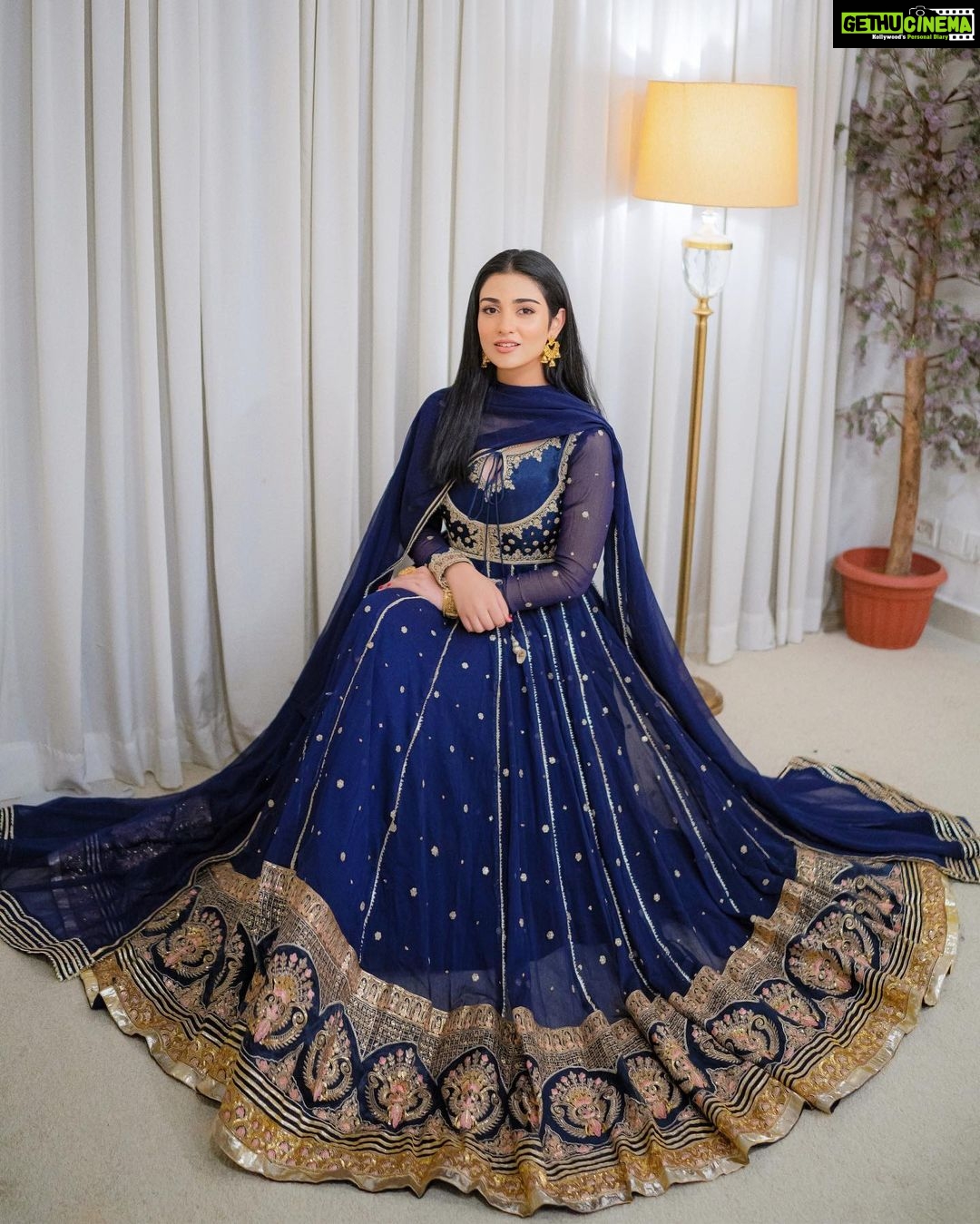 Sarah Khan Instagram - I'm totally in Love with my Stunning Eid Outfit by @impressionwears_ And Their Eid Festive Collection Is Now LIVE! Don't be late to get your hands of my Favourite Dresses before they sell out! ❤️ @impressionwears_ PR: @aneehafeez #impressionwears #sarahkhan #spotted #aneehafeez
