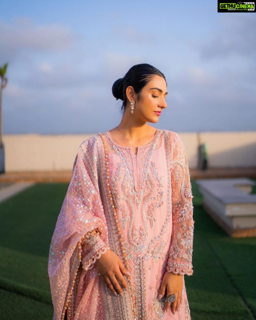 Sarah Khan Instagram - @saffronpk_official Is this the definition of beauty? You just can't say no, can you? The diva Sarah Khan dazzling us all with her jaw-dropping looks in Saffron's pastel pink masterpiece. Pure joy to our eyes!! #sarahkhan