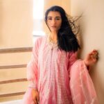 Sarah Khan Instagram - waiting for eid in @sapphirepakistan 💛 Ready To Wear Eid Collection live now, in stored & online! #sapphirexme #sapphireeid #sapphirepakistan 📸 @abdulsamadzia
