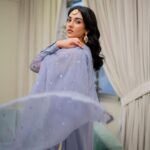 Sarah Khan Instagram - #MeriEidKiKahani @sapphirepakistan - Eid is all about last-minute shopping at my home and thankfully I’m sorted now ✨ Sapphire Eid Ready To Wear - available in stores and online for a few days! #SapphireXMe #Sapphire #SapphirePakistan #ReadyToWear