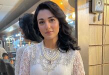 Sarah Khan Instagram - How was the show last night? 💕 @arydigital.tv Wearing @meeras.ns Jewellery @labella.pk.official